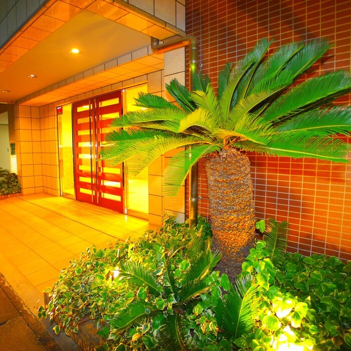 物件外観写真2　(エントランス部分)