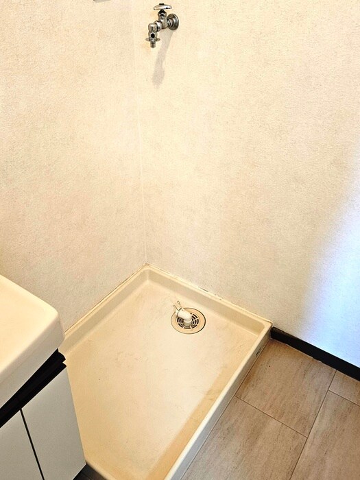 物件内観写真12　(洗濯機置場)