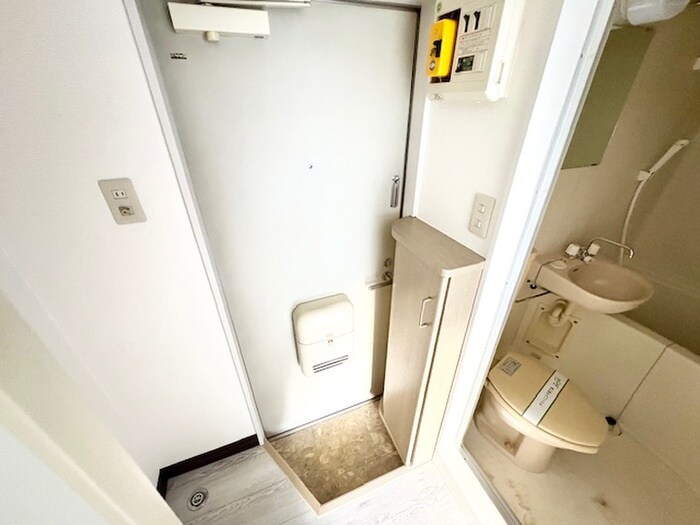 物件内観写真17　(玄関)