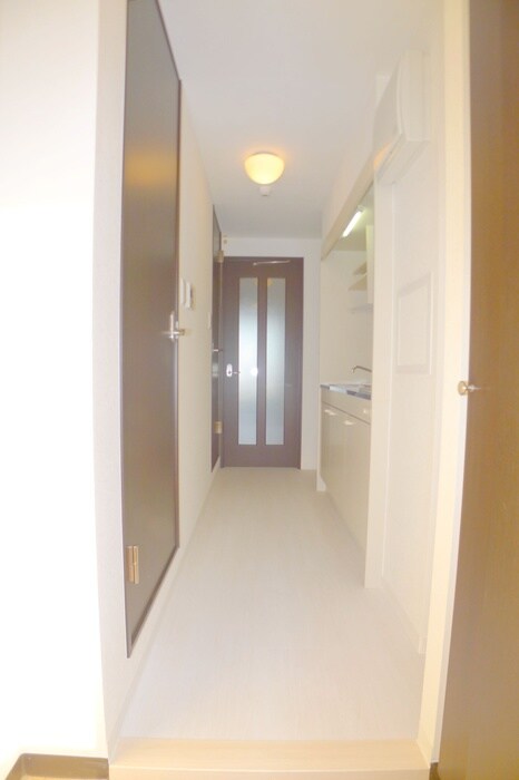 物件内観写真7　(玄関)