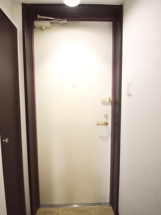 物件内観写真10　(玄関)