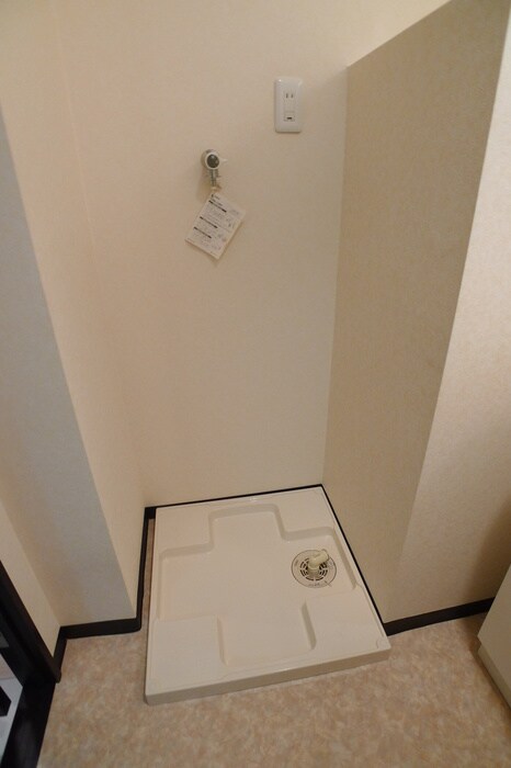 物件内観写真12　(洗濯機置場)