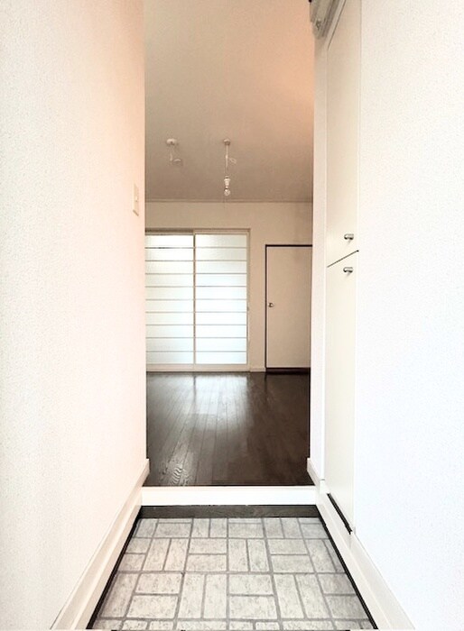 物件内観写真7　(玄関)