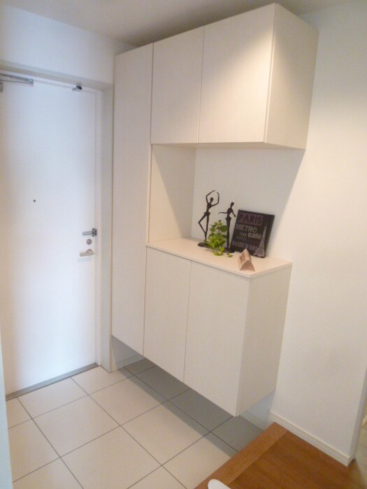 物件内観写真7　(玄関)