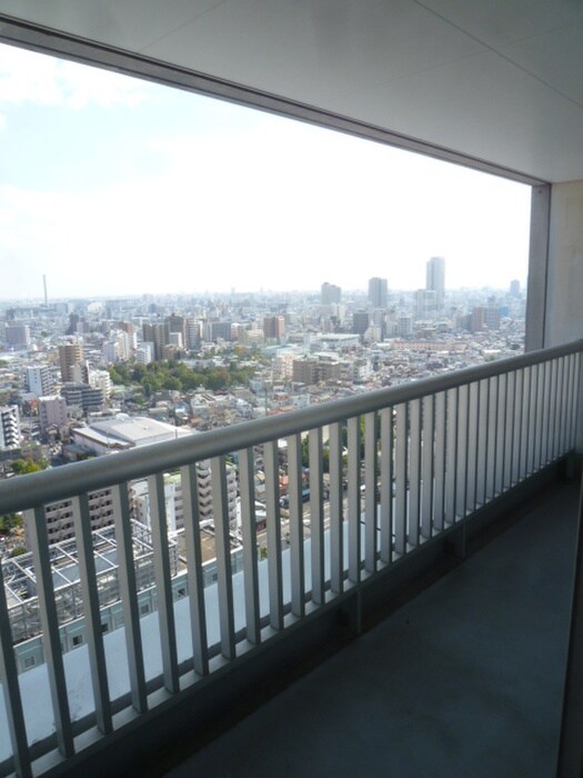 物件内観写真9　(室内からの展望)