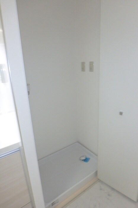 物件内観写真14　(洗濯機置場)