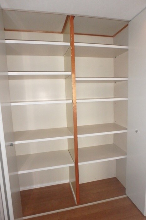 物件内観写真15　(収納)