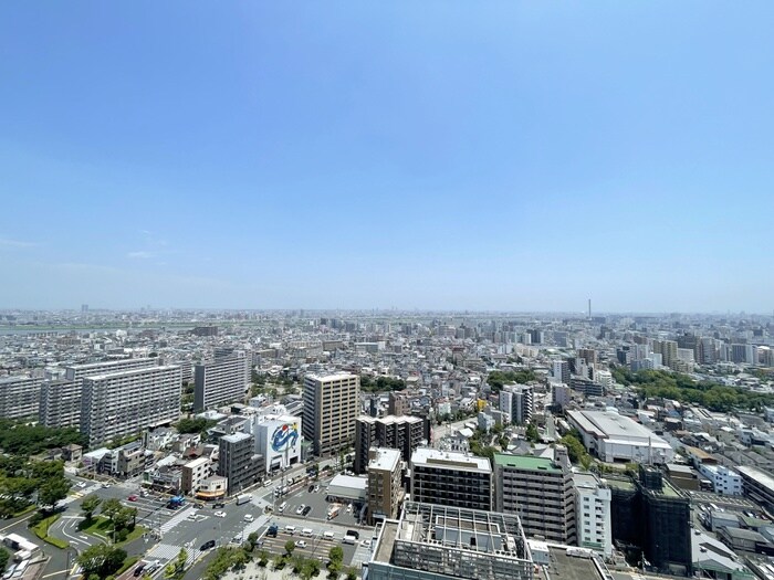 物件内観写真16　(室内からの展望)