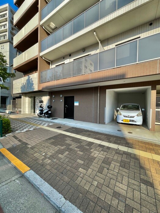 物件外観写真4　(駐車場)