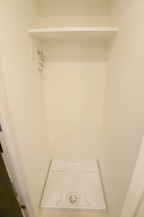 物件内観写真12　(洗濯機置場)