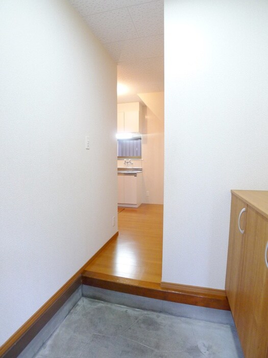 物件内観写真7　(玄関)