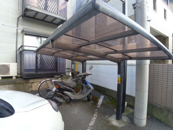 物件外観写真5　(駐輪場)