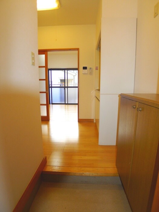 物件内観写真13　(玄関)