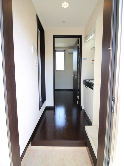 物件内観写真11　(玄関)