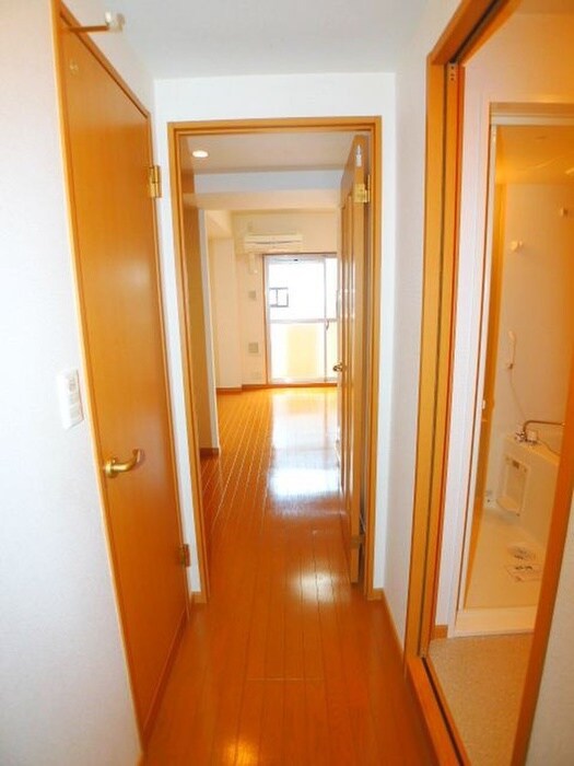 物件内観写真11　(廊下)