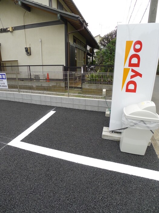 物件外観写真6　(バイク置き場)