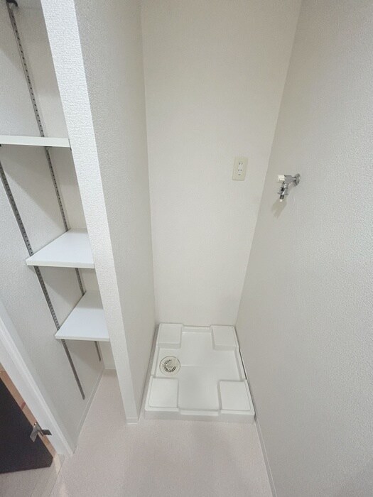 物件内観写真15　(洗濯機置場)