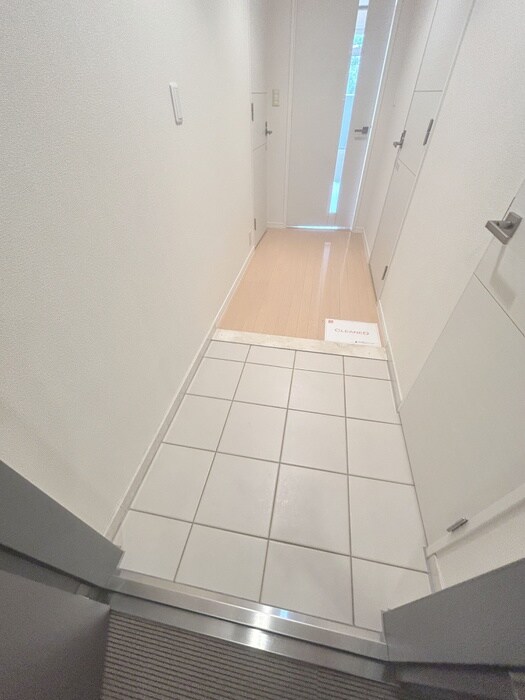 物件内観写真18　(玄関)