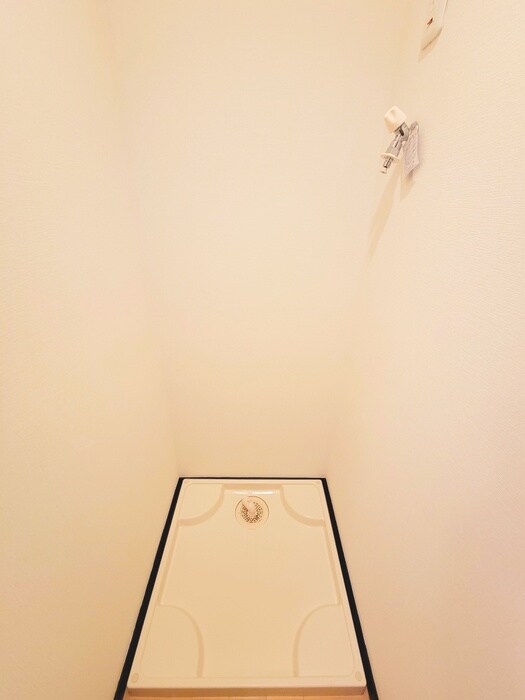 物件内観写真16　(洗濯機置場)