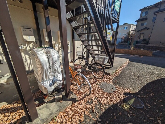 物件外観写真4　(駐輪場)