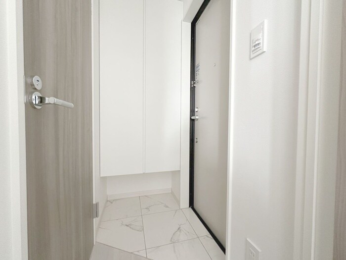 物件内観写真16　(玄関)