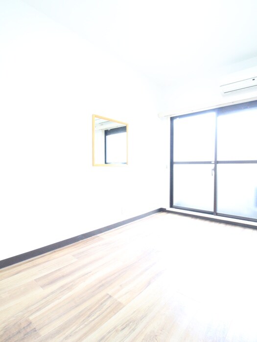 物件内観写真4　(居室)