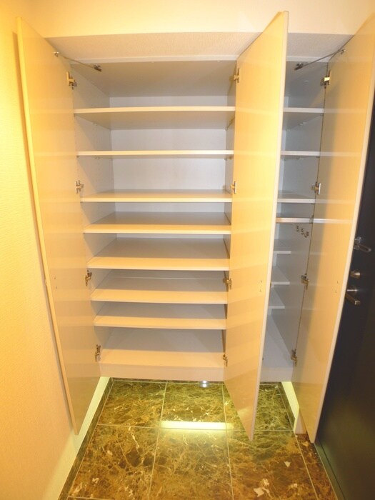 物件内観写真13　(収納)