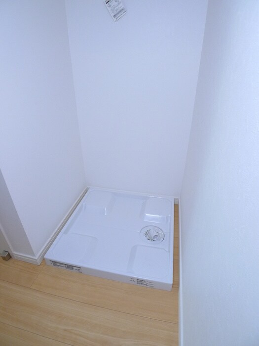 物件内観写真15　(洗濯機置場)
