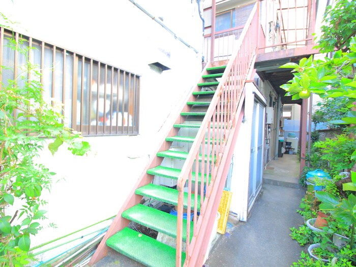 物件外観写真5　(エントランス部分)