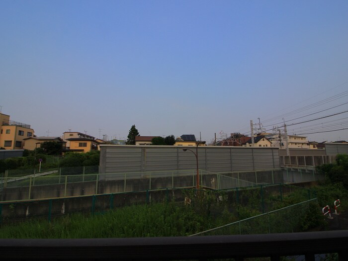 物件内観写真16　(室内からの展望)