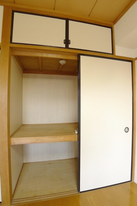 物件内観写真12　(収納)