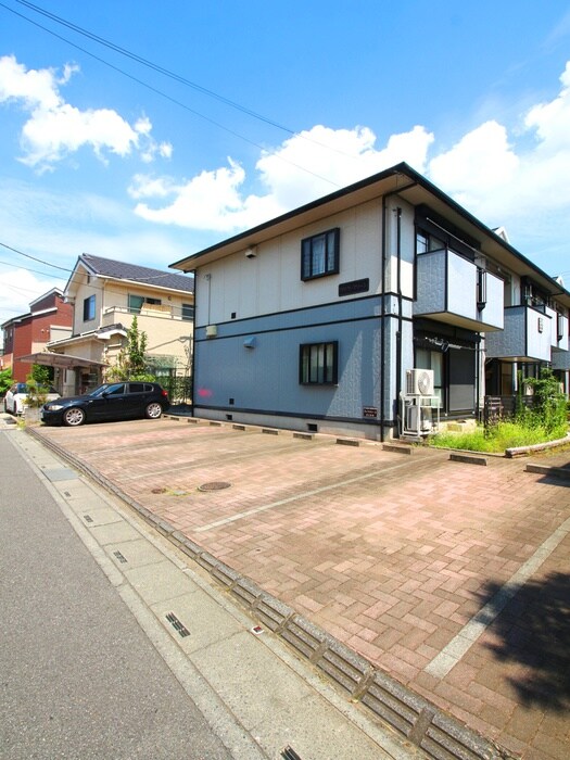 物件外観写真2　(駐車場)