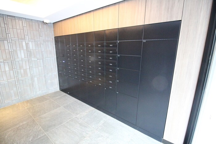 物件外観写真5　(エントランス部分)