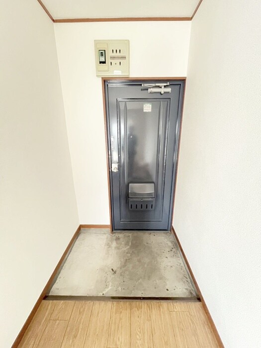 物件内観写真18　(玄関)