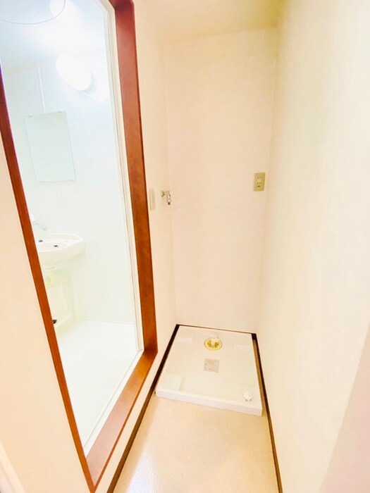 物件内観写真13　(洗濯機置場)