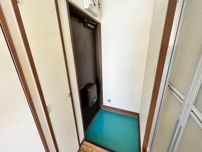 物件内観写真14　(玄関)