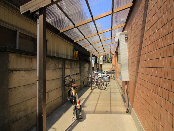 物件外観写真6　(駐輪場)