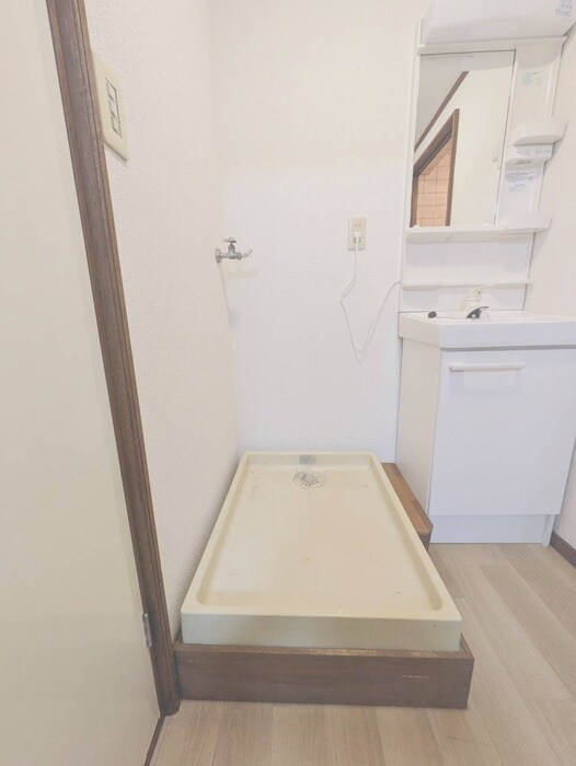 物件内観写真15　(洗濯機置場)