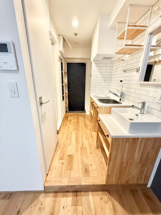 物件内観写真14　(廊下)