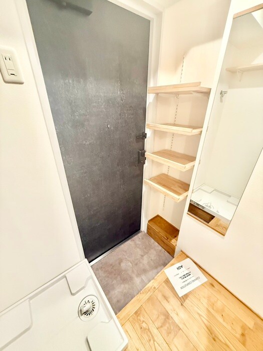 物件内観写真18　(玄関)