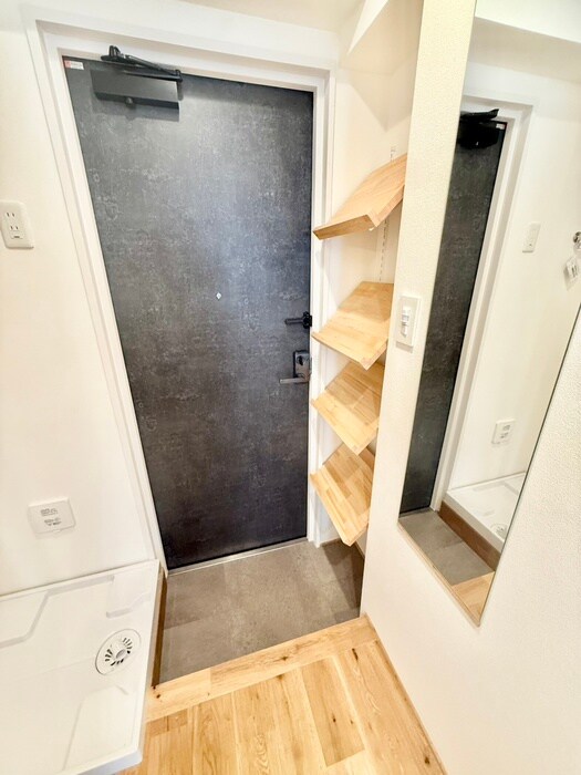 物件内観写真18　(玄関)