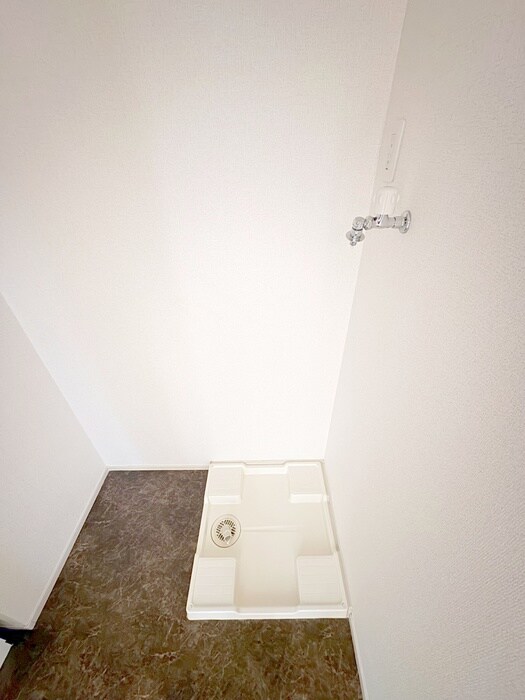 物件内観写真14　(洗濯機置場)