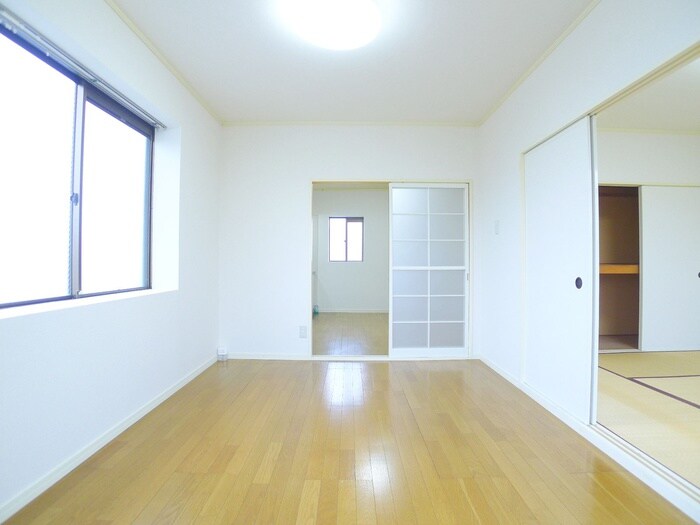 物件内観写真9　(居室)