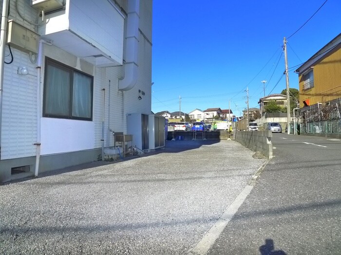 物件外観写真5　(エントランス部分)