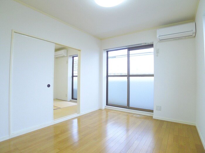 物件内観写真10　(居室)