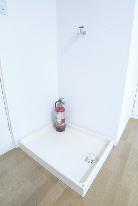 物件内観写真15　(洗濯機置場)