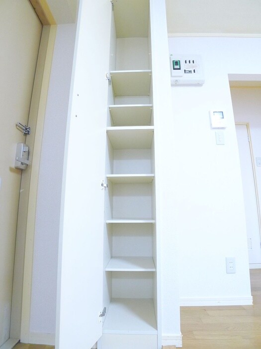物件内観写真18　(靴箱)