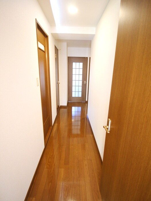 物件内観写真16　(廊下)