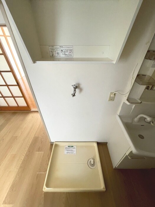 物件内観写真15　(洗濯機置場)