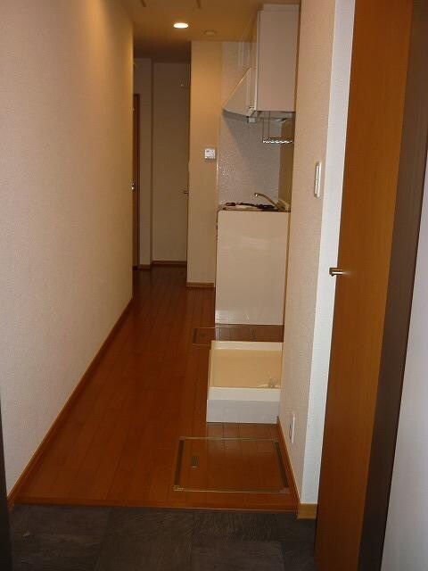 物件内観写真10　(玄関)